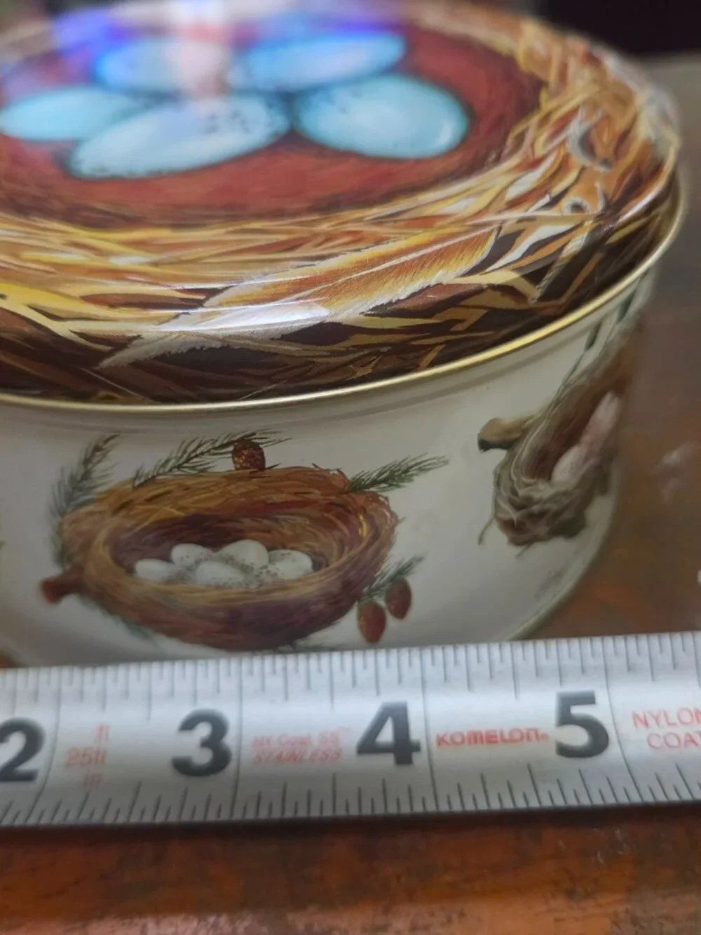 robins nest tins set of two nice artwork displayed on tins two sizes